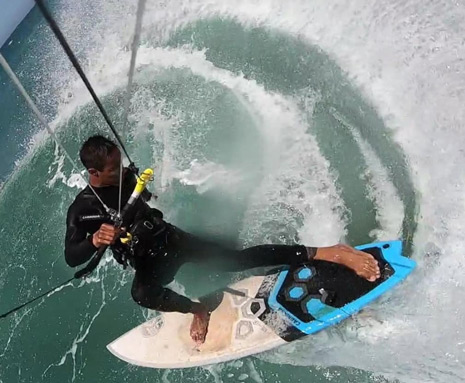 Kitesurf instructor in Costa Calma showing one trick
