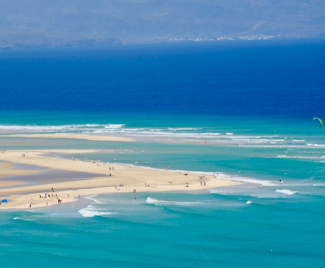 Le lagon un endroit spécial pour apprendre le kite à Costa Calma